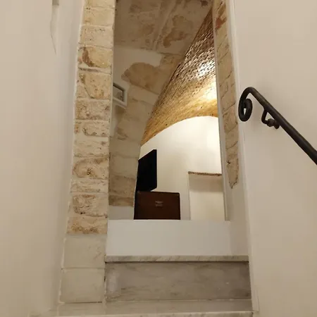 La Jolie A *