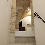 La Jolie A *